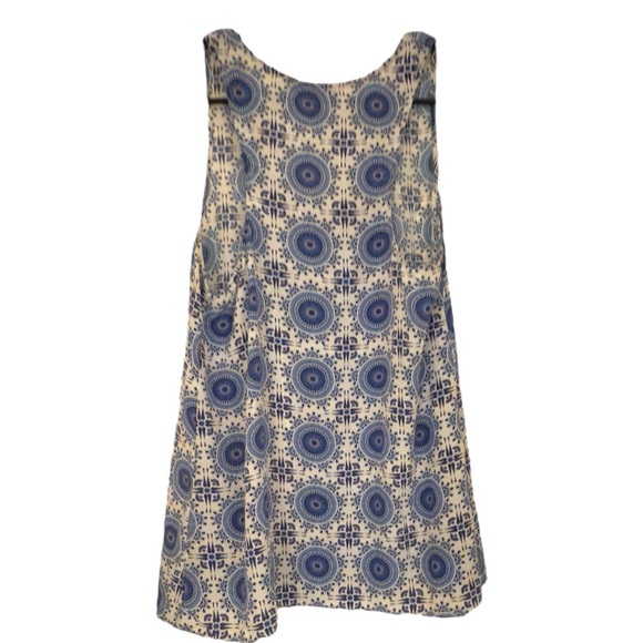 Stylish Blue Patterned Tank Top - Picture 2 of 4